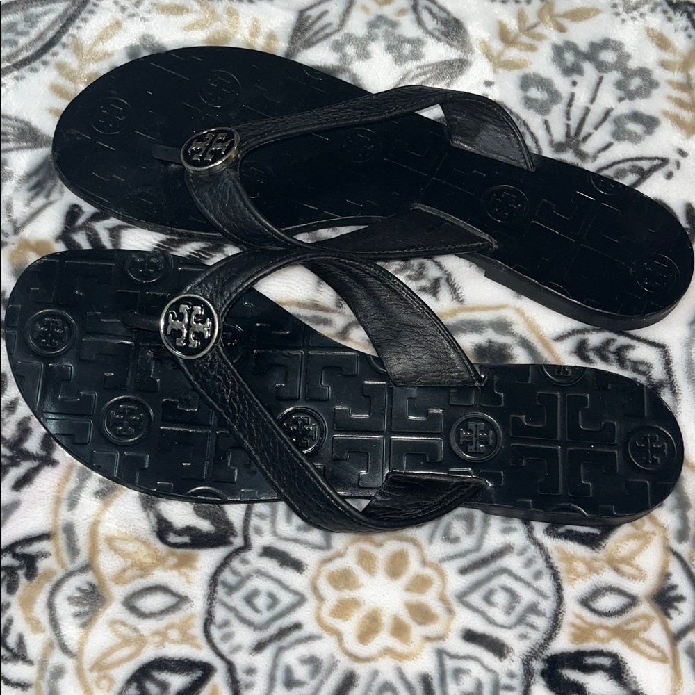 Tory Burch Black Leather Flip Sandals, 7M - Picture 7 of 10